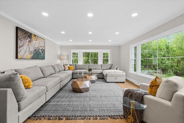 10525 N Fairway LANE, Mequon, WI 53092