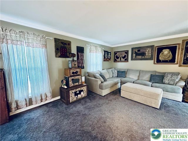 6424 Larch Lane, Macungie Boro, PA 18062