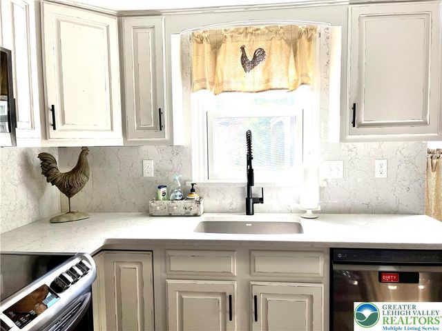 6424 Larch Lane, Macungie Boro, PA 18062