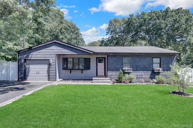 473 Long Island Avenue, Medford, NY 11763