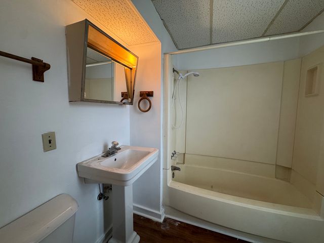 39 E Church Street 1W, Sandwich, IL 60548