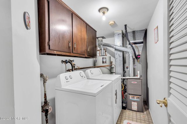 27 Racquet Road, Wall, NJ 07719