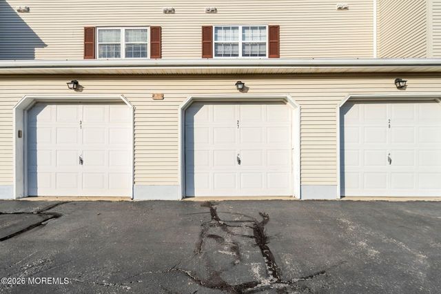 27 Racquet Road, Wall, NJ 07719