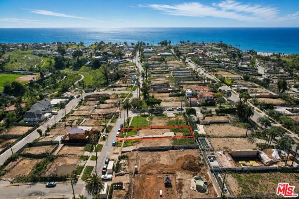 709 Swarthmore Avenue, Los Angeles, CA 90272