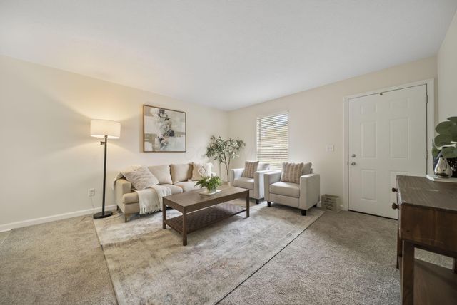 2481 Queenswood Drive, Columbus, OH 43219
