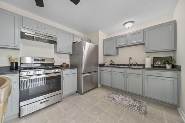 2481 Queenswood Drive, Columbus, OH 43219