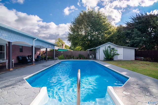 315 Blackberry Drive SW, Decatur, AL 35603