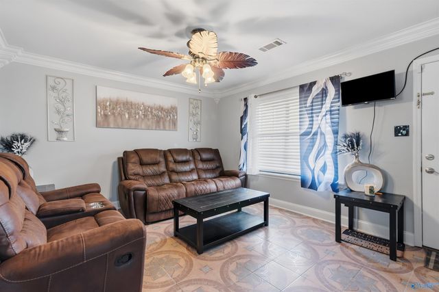 315 Blackberry Drive SW, Decatur, AL 35603