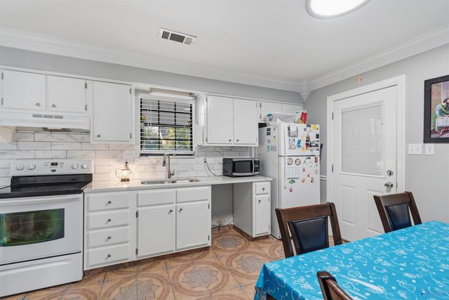 315 Blackberry Drive SW, Decatur, AL 35603