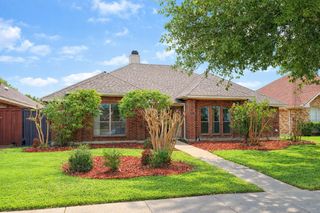 710 Cimarron Trail, Irving, TX 75063