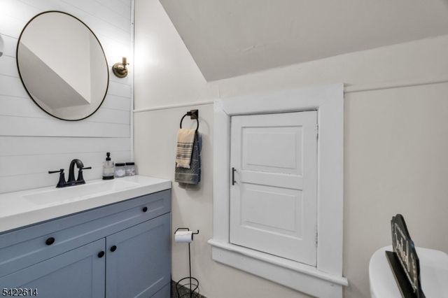 80 Henderson St, Phillipsburg Town, NJ 08865