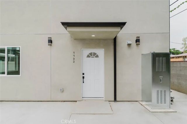 7732 Etiwanda, Reseda, CA 91335