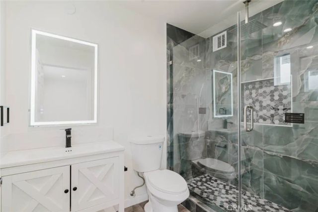7732 Etiwanda, Reseda, CA 91335