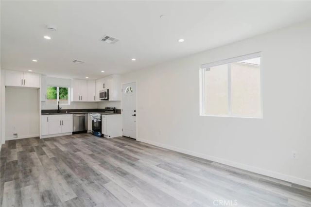7732 Etiwanda, Reseda, CA 91335