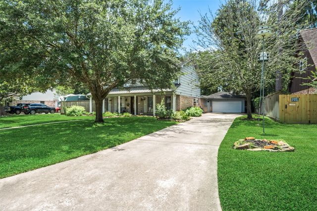 27242 Paula Lane, Conroe, TX 77385
