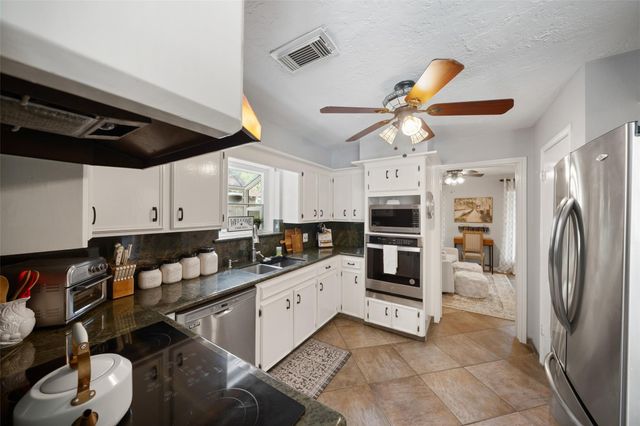 27242 Paula Lane, Conroe, TX 77385