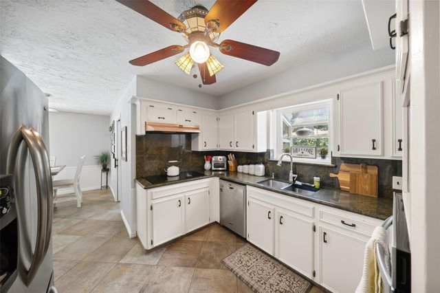27242 Paula Lane, Conroe, TX 77385