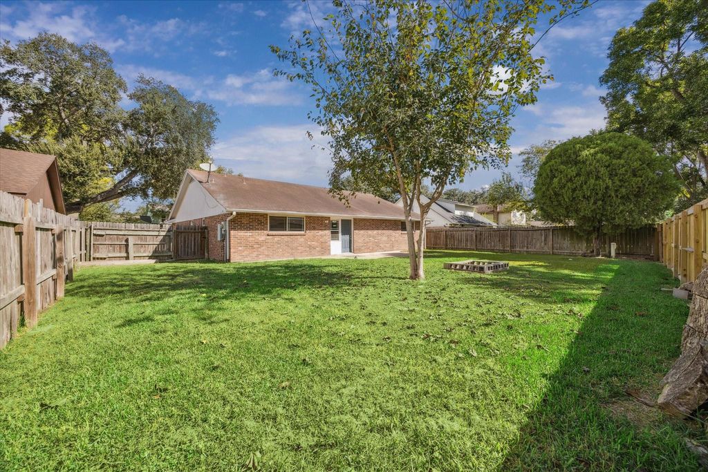 19331 Leafwood Lane, Houston, TX 77084