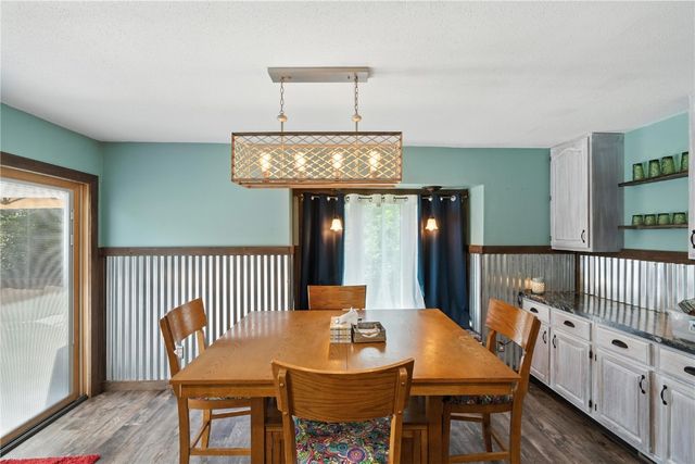 5750 J Street SW, Cedar Rapids, IA 52404