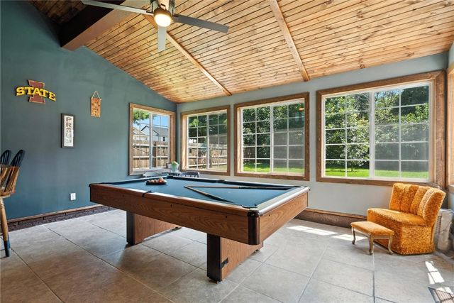 5750 J Street SW, Cedar Rapids, IA 52404