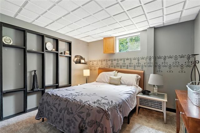 5750 J Street SW, Cedar Rapids, IA 52404