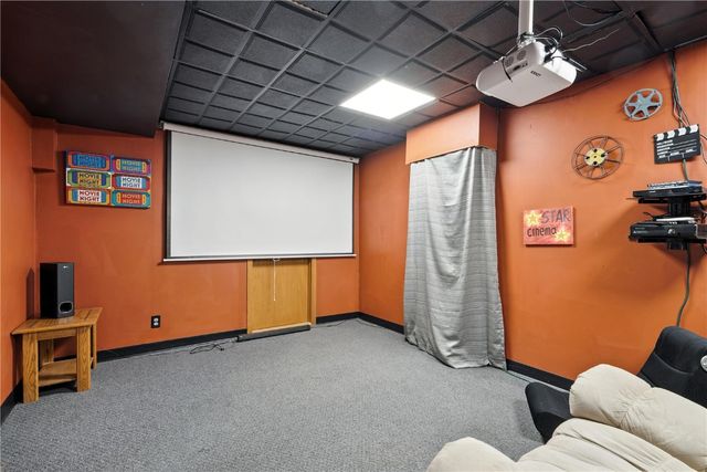 5750 J Street SW, Cedar Rapids, IA 52404