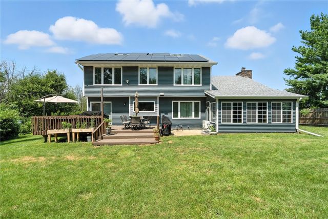 5750 J Street SW, Cedar Rapids, IA 52404