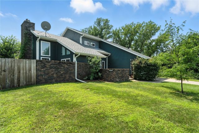 5750 J Street SW, Cedar Rapids, IA 52404