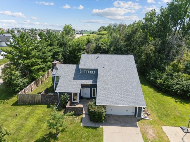 5750 J Street SW, Cedar Rapids, IA 52404