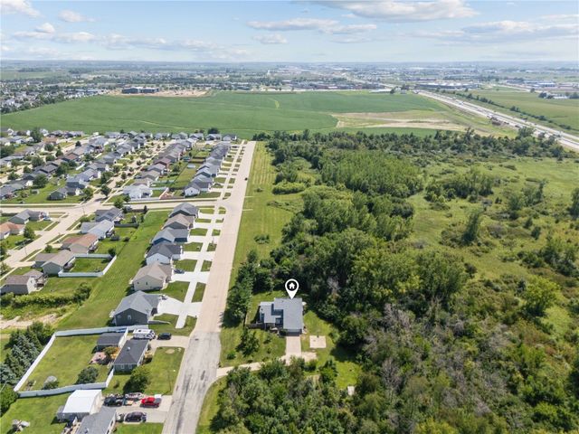 5750 J Street SW, Cedar Rapids, IA 52404