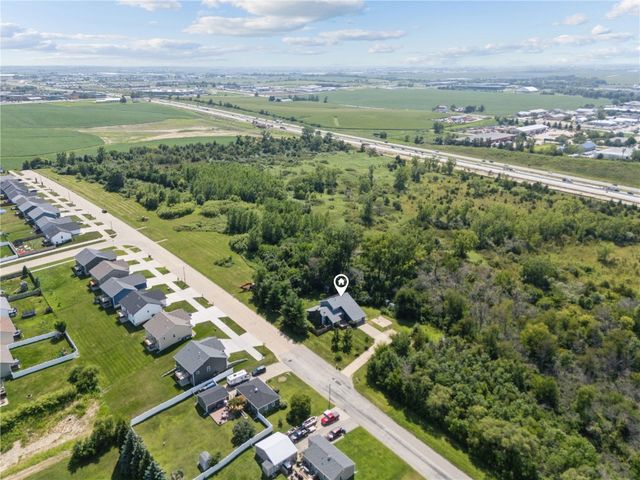 5750 J Street SW, Cedar Rapids, IA 52404