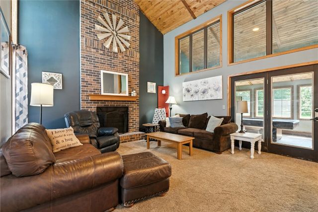 5750 J Street SW, Cedar Rapids, IA 52404