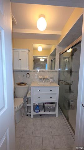 2425 1st Street, Fort Lee, NJ 07024