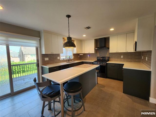 2425 1st Street, Fort Lee, NJ 07024