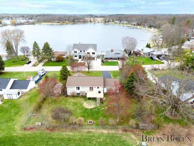 7631 Hessler Drive, Rockford, MI 49341