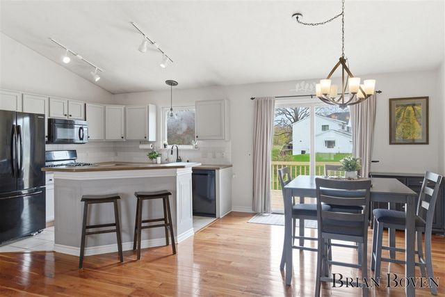 7631 Hessler Drive, Rockford, MI 49341