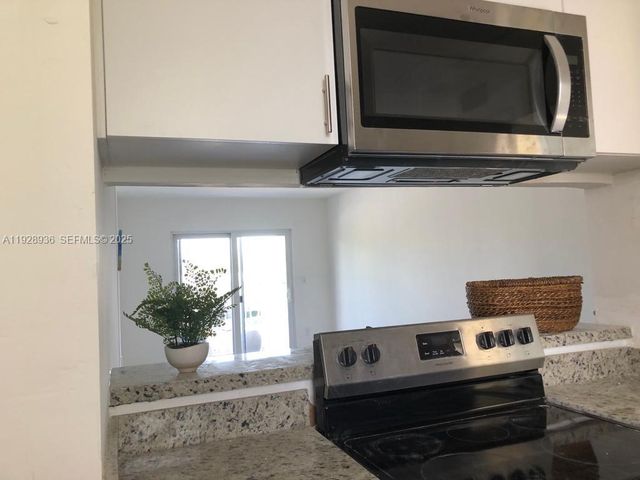 665 NE 83rd Ter 314, Miami, FL 33138