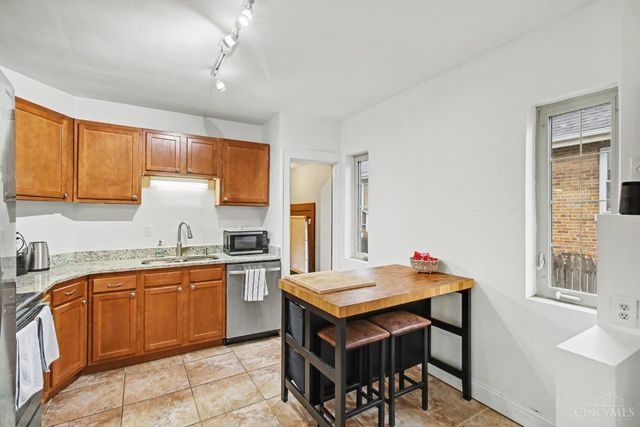 3058 Penrose Place, Cincinnati, OH 45211