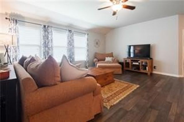 913 Buffalo Creek Drive, Mckinney, TX 75072