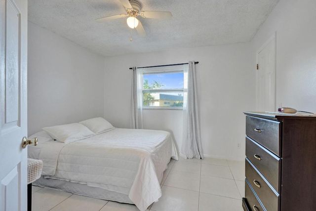 231 E Lantana Road 204, Lantana, FL 33462