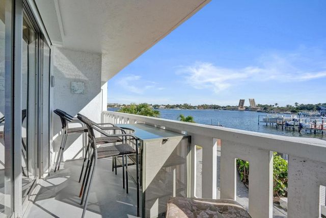 231 E Lantana Road 204, Lantana, FL 33462