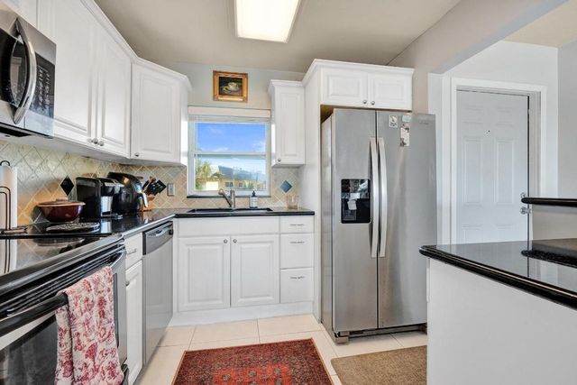 231 E Lantana Road 204, Lantana, FL 33462