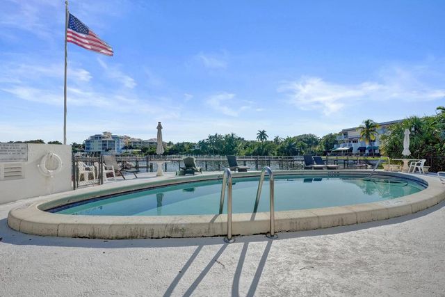 231 E Lantana Road 204, Lantana, FL 33462