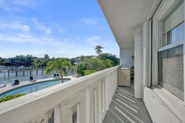 231 E Lantana Road 204, Lantana, FL 33462