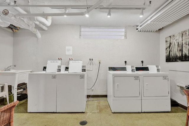 231 E Lantana Road 204, Lantana, FL 33462