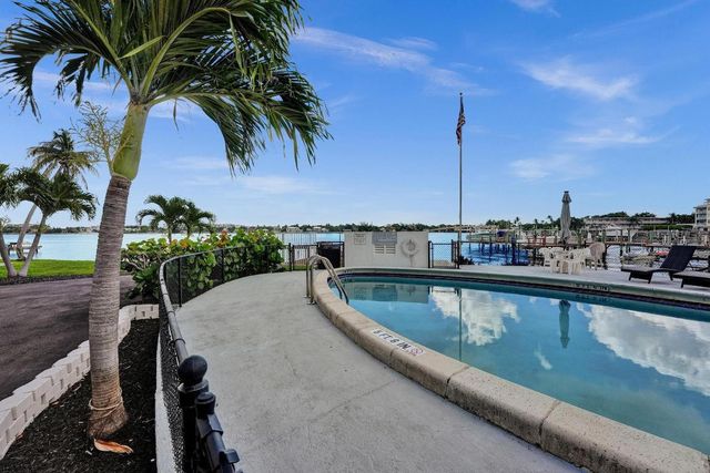 231 E Lantana Road 204, Lantana, FL 33462