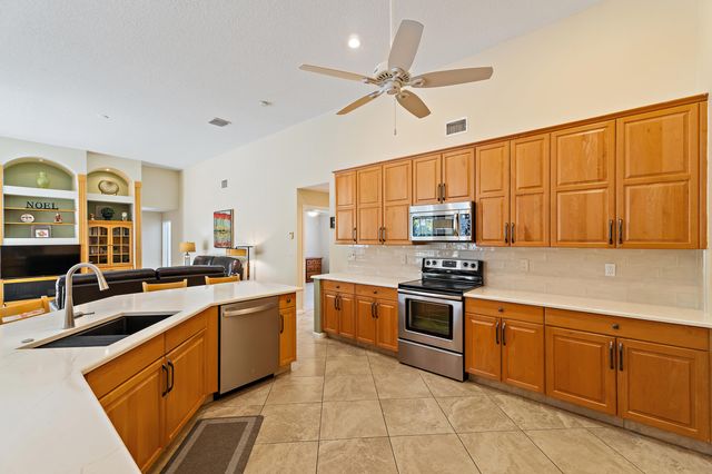 2609 SW Mayacoo Way E, Palm City, FL 34990