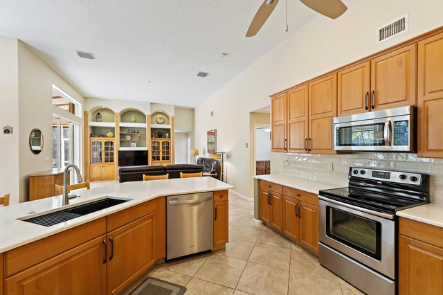 2609 SW Mayacoo Way E, Palm City, FL 34990