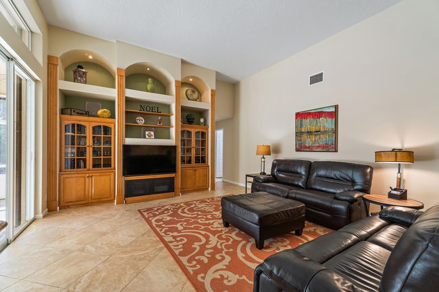 2609 SW Mayacoo Way E, Palm City, FL 34990