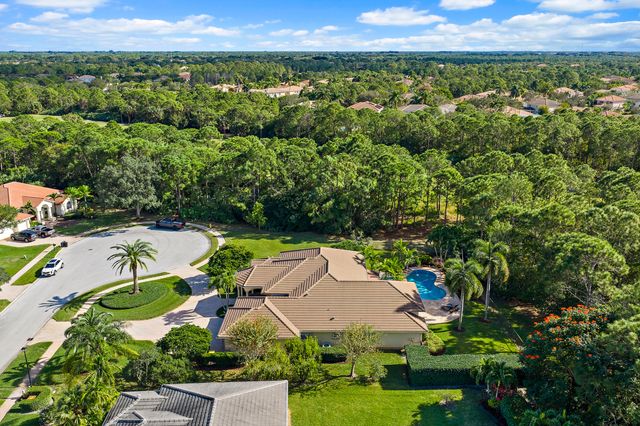 2609 SW Mayacoo Way E, Palm City, FL 34990